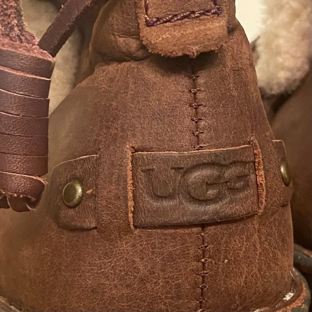 UGG Akadia Brown Leather Sheepskin Boots Women's Size 7